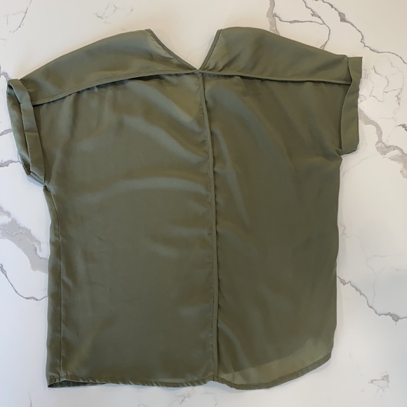 Olive Green Short Sleeve Top - Picture 2 of 2